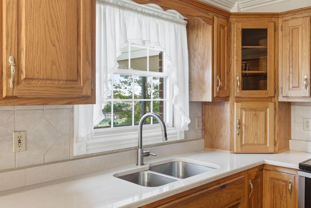 500 Natures Pointe Drive, Somerset, KY 42503