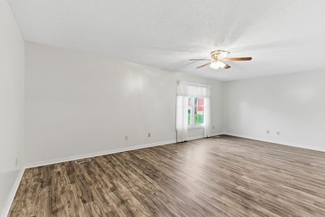 500 Natures Pointe Drive, Somerset, KY 42503