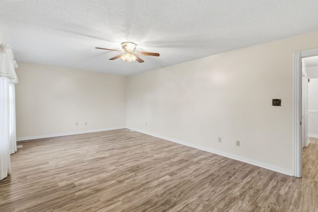 500 Natures Pointe Drive, Somerset, KY 42503