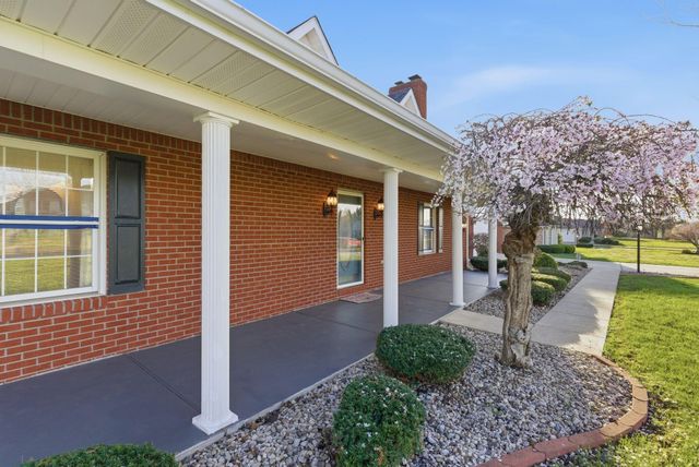 500 Natures Pointe Drive, Somerset, KY 42503