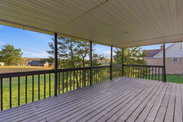 500 Natures Pointe Drive, Somerset, KY 42503