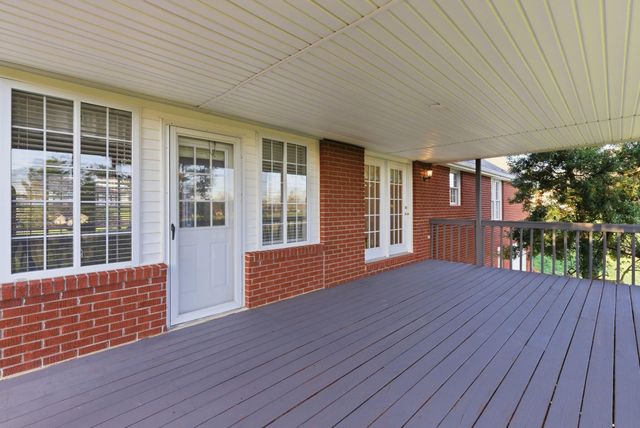 500 Natures Pointe Drive, Somerset, KY 42503