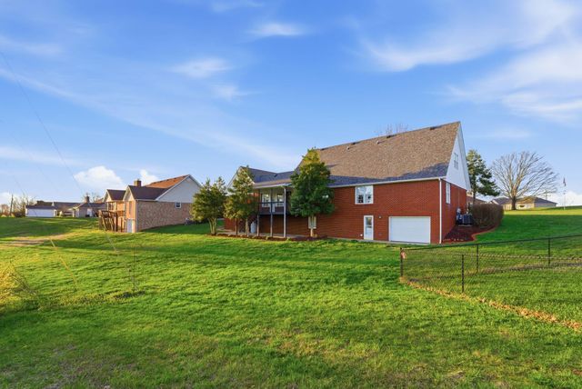 500 Natures Pointe Drive, Somerset, KY 42503