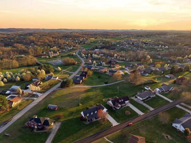 500 Natures Pointe Drive, Somerset, KY 42503