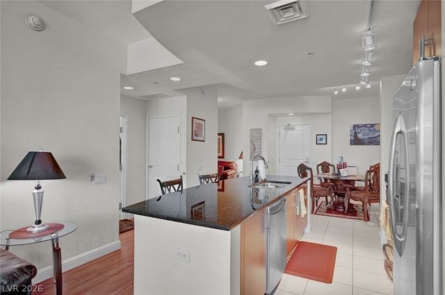 200 West Sahara Avenue 811, Las Vegas, NV 89102