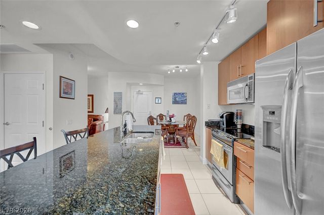 200 West Sahara Avenue 811, Las Vegas, NV 89102