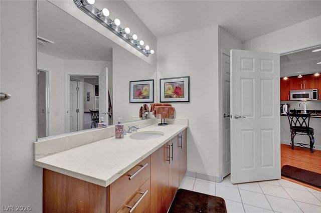 200 West Sahara Avenue 811, Las Vegas, NV 89102