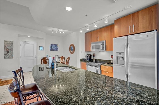 200 West Sahara Avenue 811, Las Vegas, NV 89102