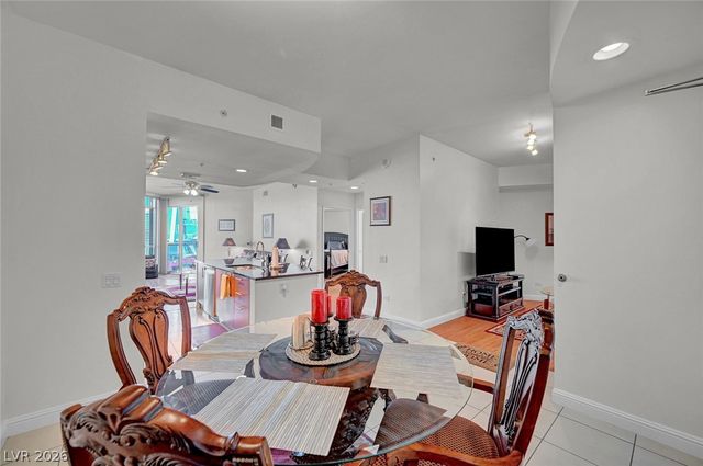 200 West Sahara Avenue 811, Las Vegas, NV 89102