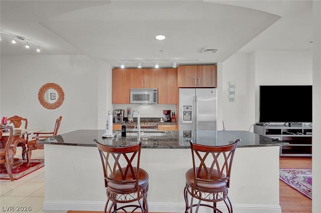 200 West Sahara Avenue 811, Las Vegas, NV 89102
