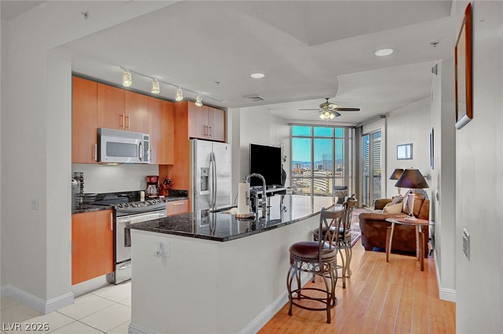 200 West Sahara Avenue 811, Las Vegas, NV 89102