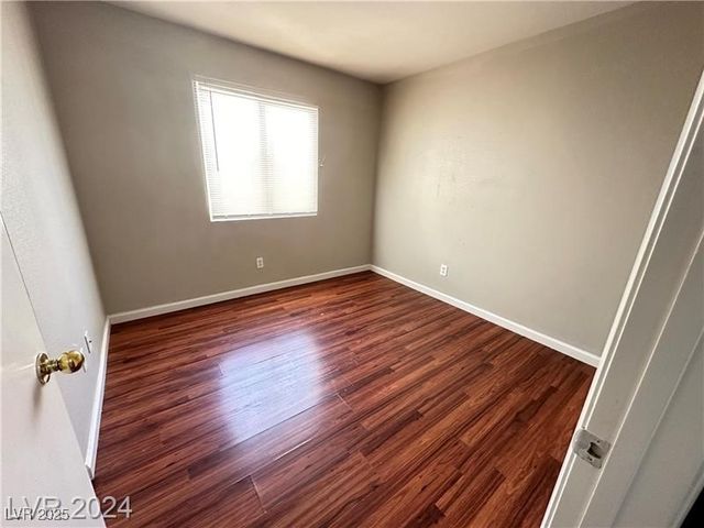 1913 POPPY HILL Street, Las Vegas, NV 89106