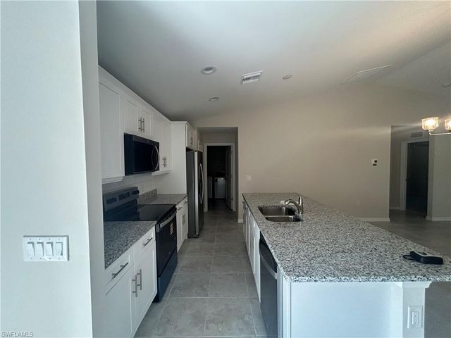 2408 NE 6th AVE, Cape Coral, FL 33909