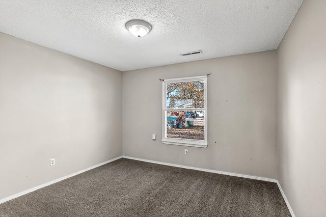 3224 W Countryside Drive, Springfield, MO 65807