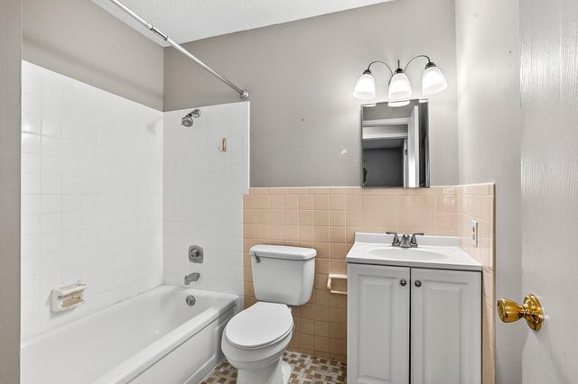 3224 W Countryside Drive, Springfield, MO 65807