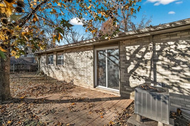 3224 W Countryside Drive, Springfield, MO 65807