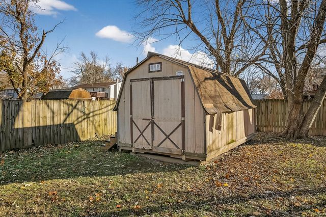 3224 W Countryside Drive, Springfield, MO 65807