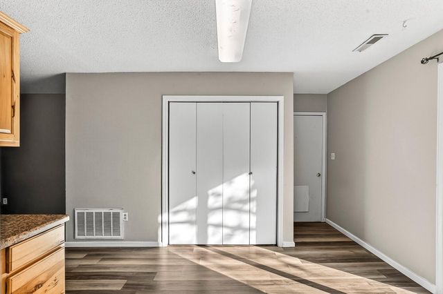 3224 W Countryside Drive, Springfield, MO 65807