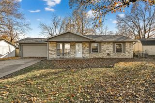 3224 W Countryside Drive, Springfield, MO 65807