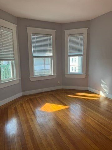 10 Sutton St 3 3, Boston, MA 02126
