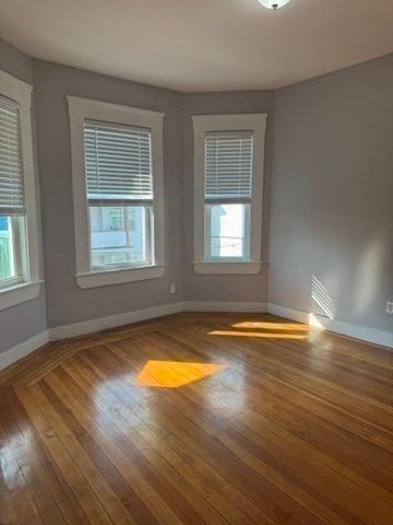 10 Sutton St 3 3, Boston, MA 02126