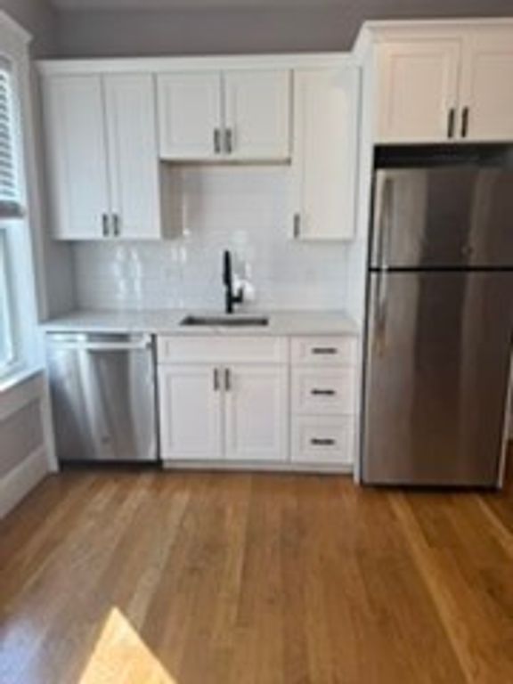 10 Sutton St 3 3, Boston, MA 02126