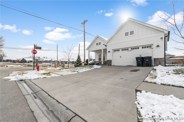 4001 Williams Crossing Way, Jeffersonville, IN 47130