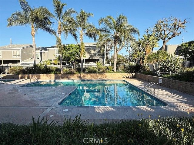 2720 W Segerstrom D, Santa Ana, CA 92704