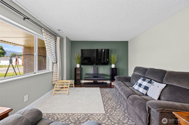 415 Sterling Street, Sedro Woolley, WA 98284