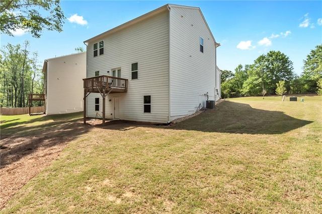 289 Pond Court, Hoschton, GA 30548