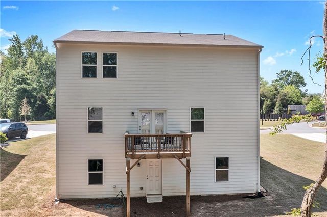 289 Pond Court, Hoschton, GA 30548