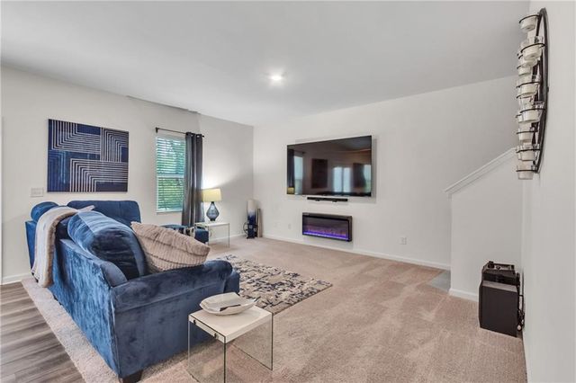 289 Pond Court, Hoschton, GA 30548