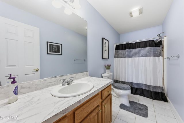 12 Patriot Circle, Clifton Park, NY 12065