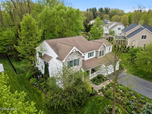 12 Patriot Circle, Clifton Park, NY 12065