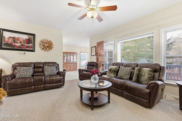 12 Patriot Circle, Clifton Park, NY 12065