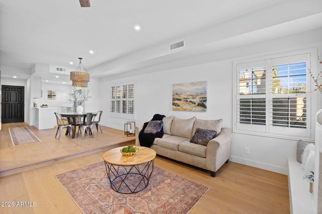 10019 E MOUNTAIN VIEW Road 1118, Scottsdale, AZ 85258