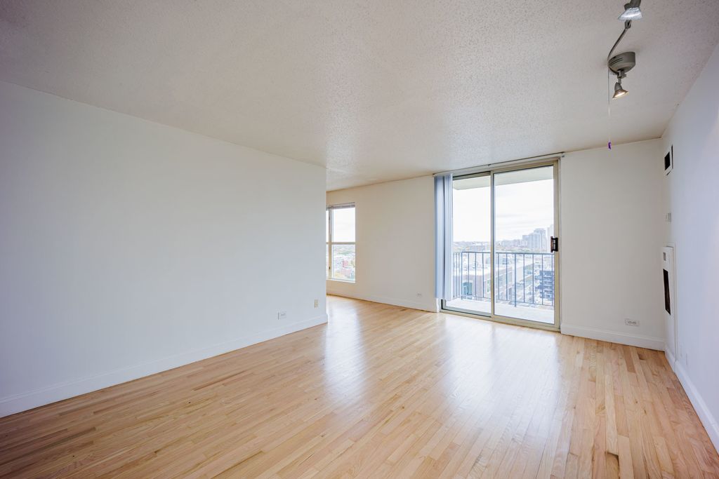 1212 N LASALLE Street 2104, Chicago, IL 60610 — photo 3