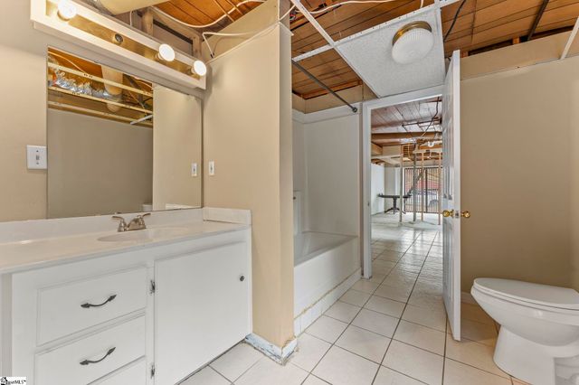 136 Holly Circle, Greer, SC 29651