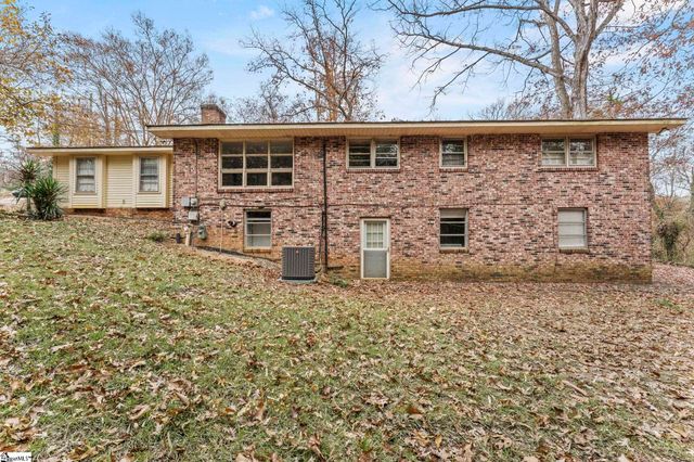 136 Holly Circle, Greer, SC 29651