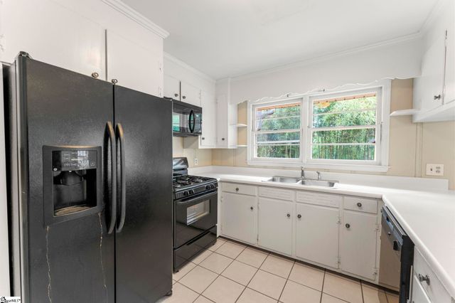 136 Holly Circle, Greer, SC 29651