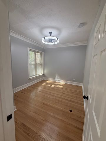 2230 E 70th Place 204, Chicago, IL 60649