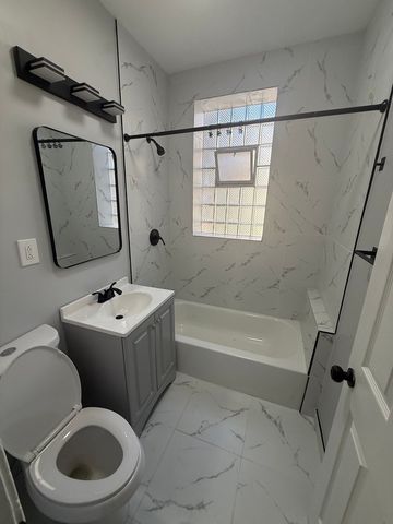 2230 E 70th Place 204, Chicago, IL 60649
