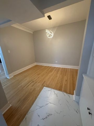 2230 E 70th Place 204, Chicago, IL 60649
