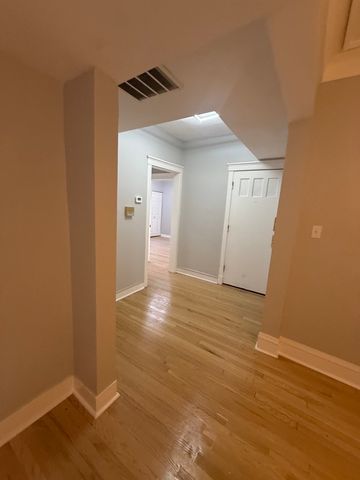 2230 E 70th Place 204, Chicago, IL 60649