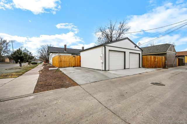 1402 Meade Street, Denver, CO 80204