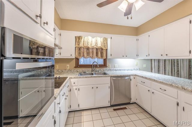 2855 Lakeside Drive, Poplar Bluff, MO 63901