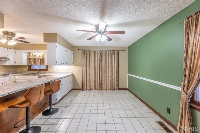 2855 Lakeside Drive, Poplar Bluff, MO 63901