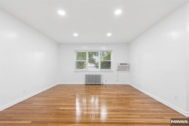 245 Passaic Avenue E9, Passaic, NJ 07055