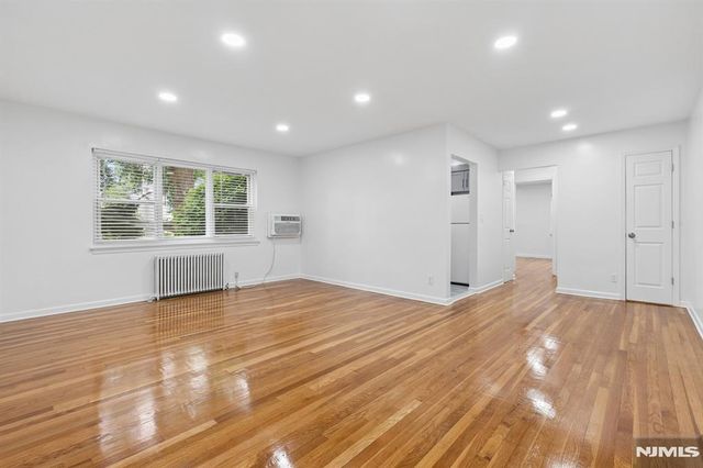 245 Passaic Avenue E9, Passaic, NJ 07055
