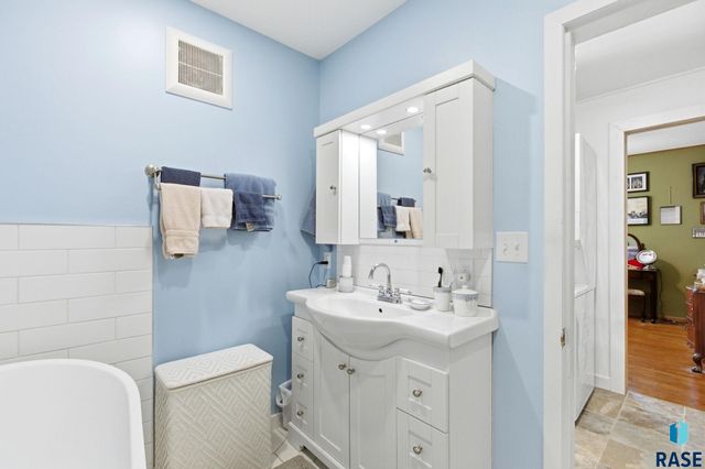 1116 S Center Ave Avenue, Sioux Falls, SD 57105